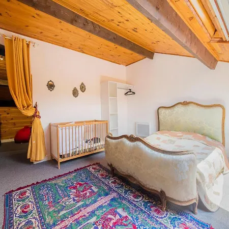 Inviting In Miremont With Garden Holiday home Miremont (Puy-de-Dome)