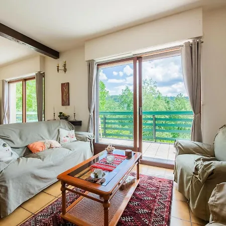 Holiday home Inviting In Miremont With Garden Miremont (Puy-de-Dome)