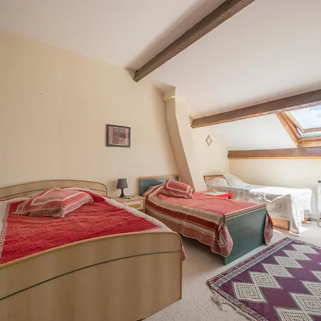 Inviting In Miremont With Garden Holiday home Miremont (Puy-de-Dome)